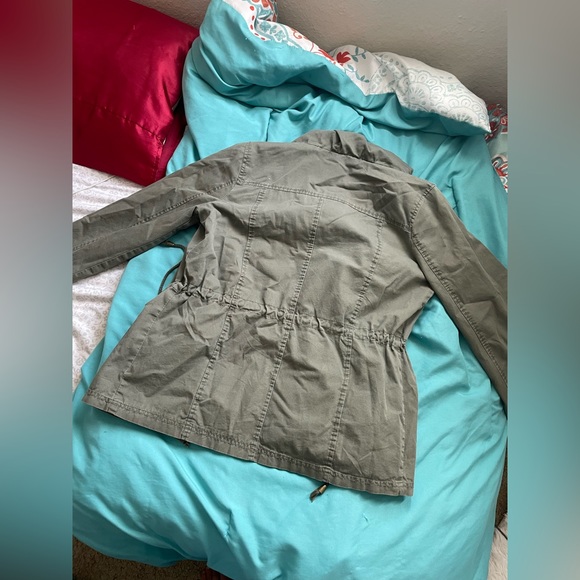 Green Jacket - Picture 5 of 5